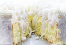 Bolo Gelado de Coco dos Deuses: Receita Irresistível e Dicas para Lucrar em Grandes Eventos